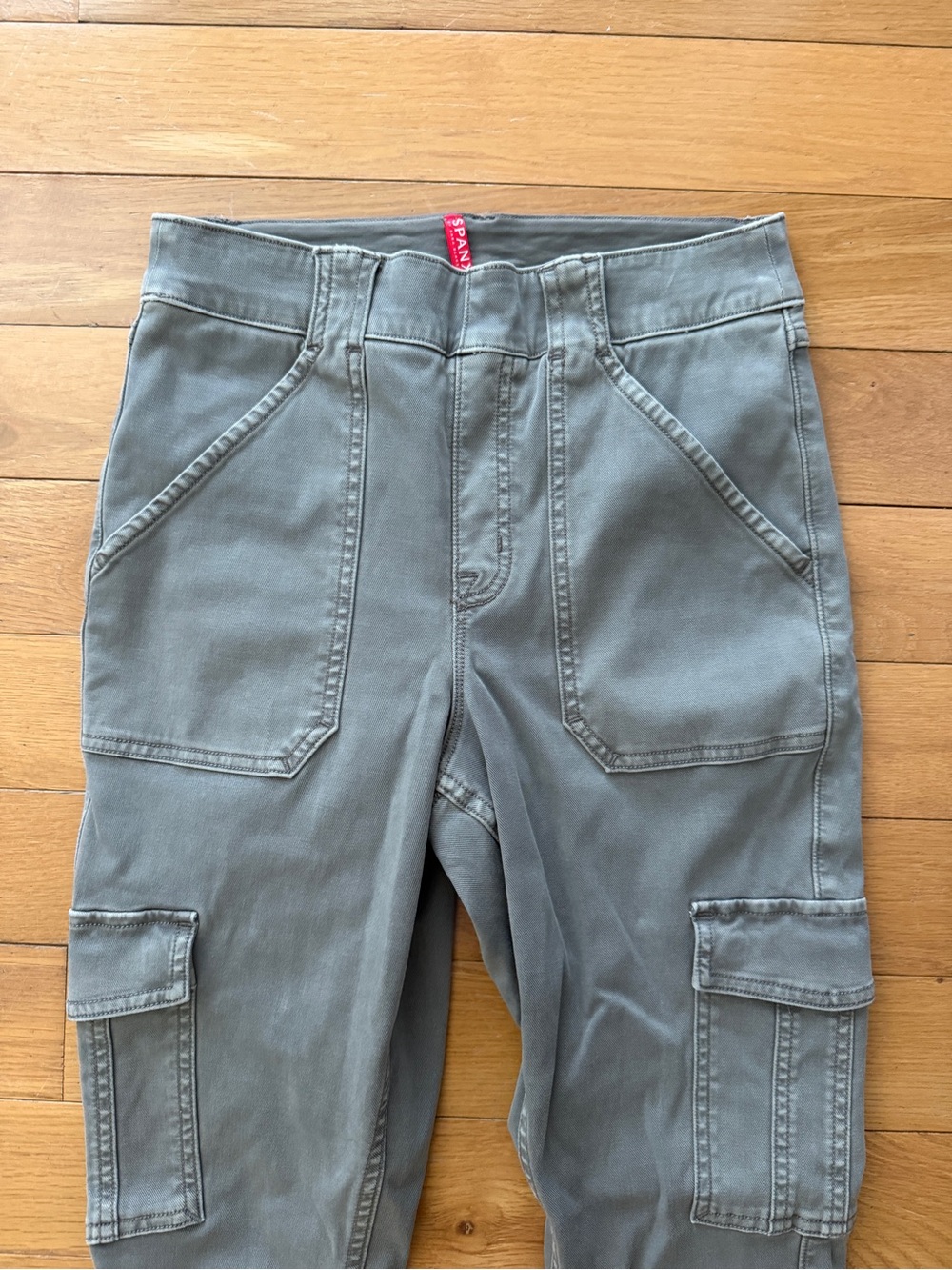 SPANX Stretch Twill Ankle Cargo Pants Size M - Picture 3 of 9